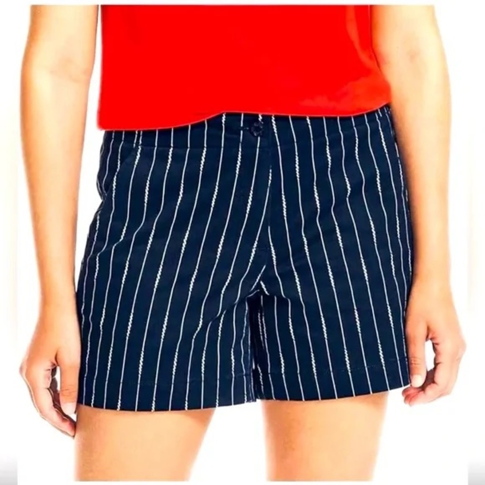 🔥3/$30 🔥 Nautica Navy & White Striped Women's Shorts Size 12